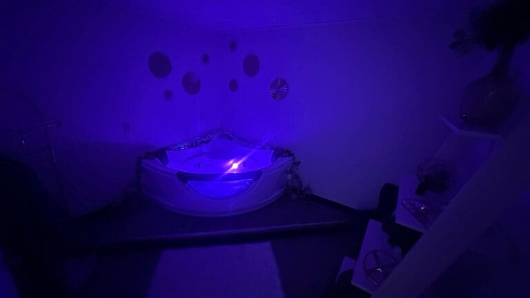 The jetted whirlpool suite at Mountaineer Massage & Bodyworks